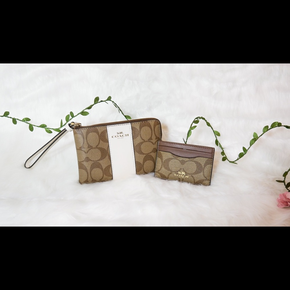 Signature COACH Leather Wristlet + Card Holder